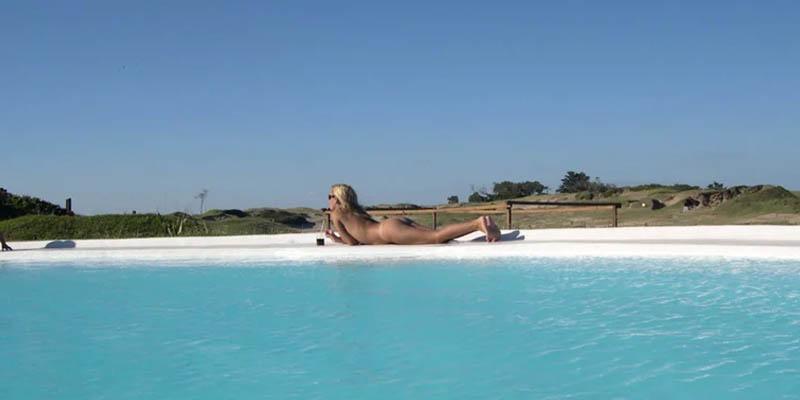nudismo en argentina. Playa Escondida